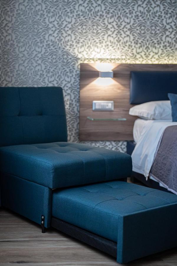 Famalu Apartments Napoli Eksteriør bilde