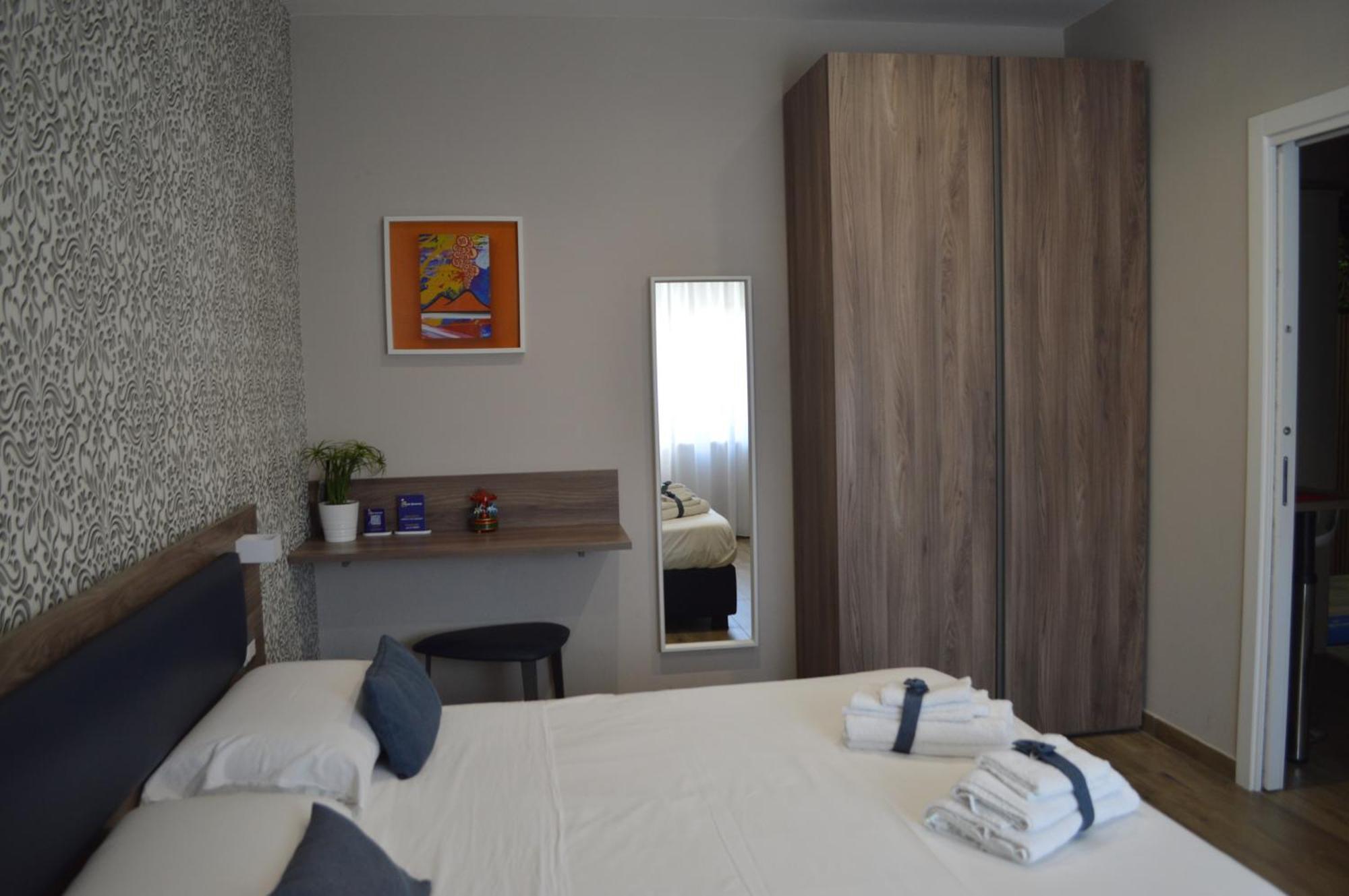 Famalu Apartments Napoli Eksteriør bilde