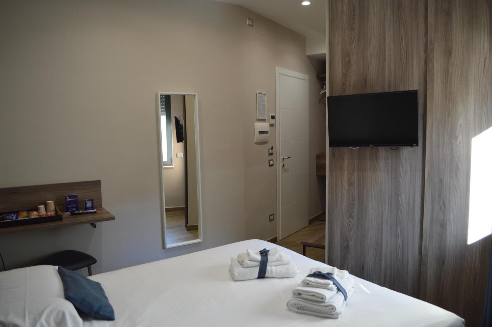 Famalu Apartments Napoli Eksteriør bilde