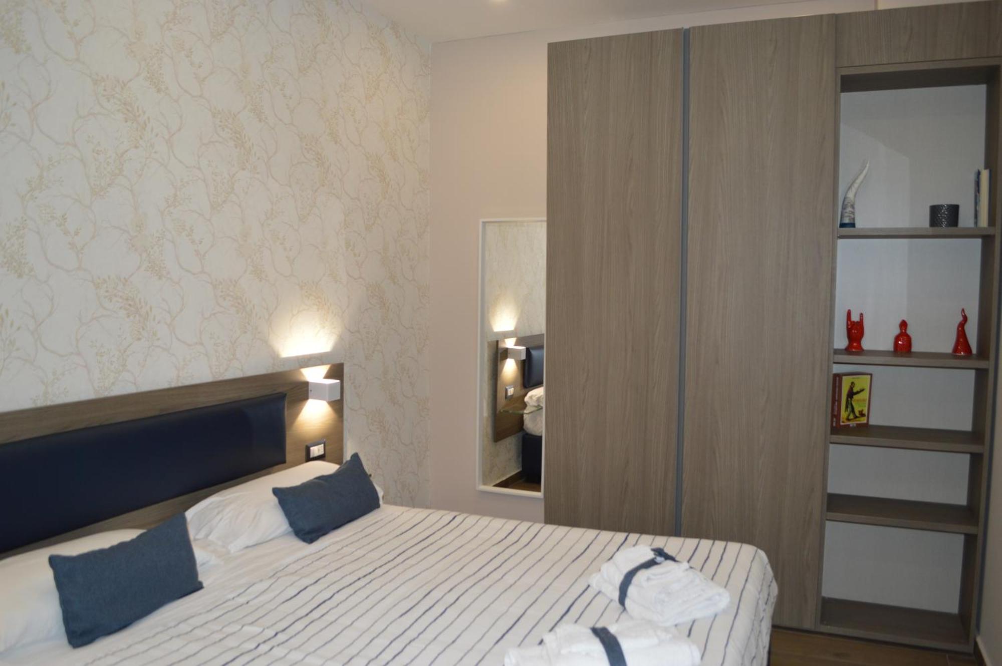Famalu Apartments Napoli Eksteriør bilde